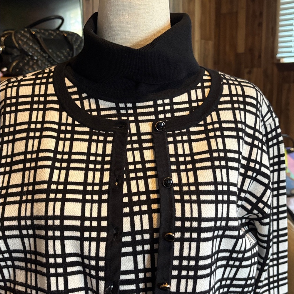 Toccin Elegant Black and White Checkered sweater dress with matching cardigan. - Picture 3 of 11